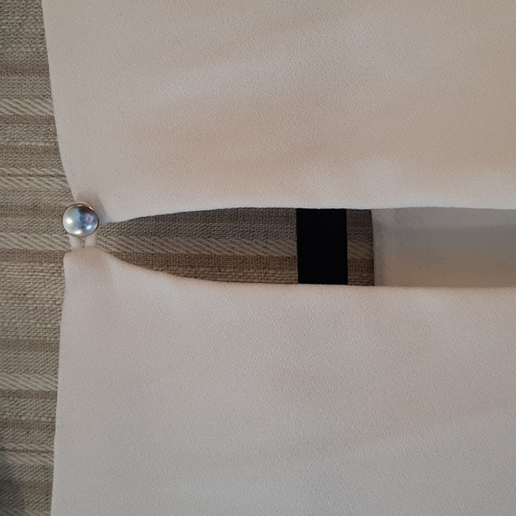 White Banana Republic blouse size M - Picture 5 of 5